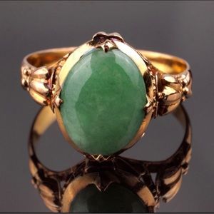 Vintage 18k Jade Ring